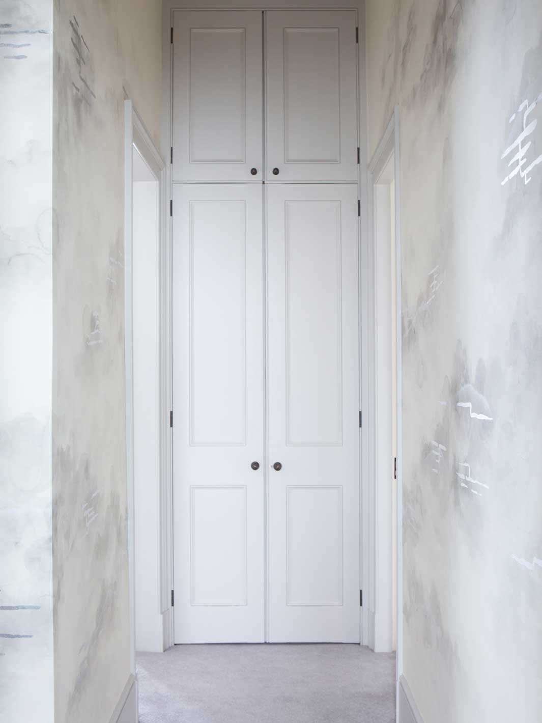 Aqualille Avalon Mist Wallpaper Hallway